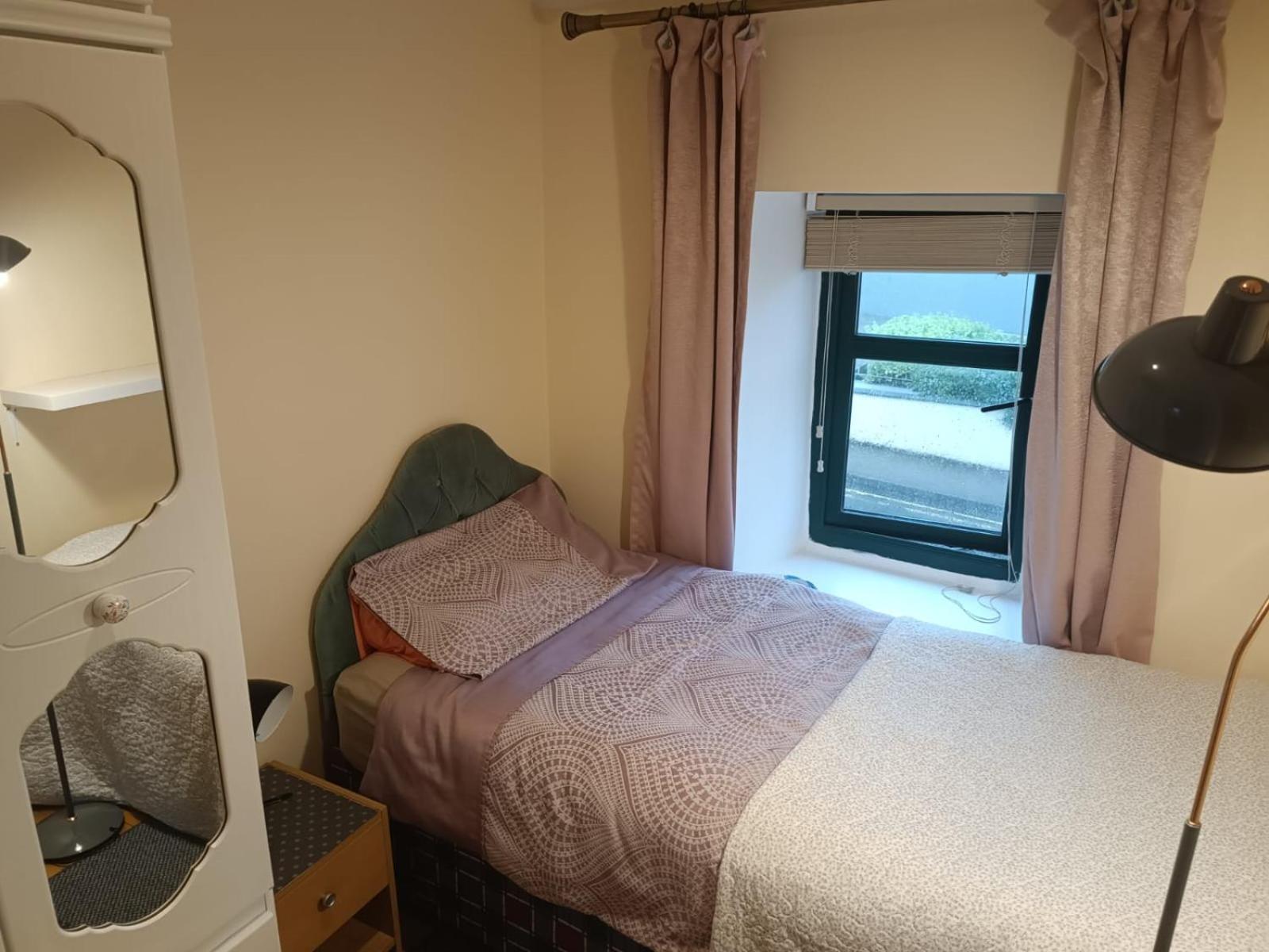 Bernie'S Place Castlebar Phòng bức ảnh